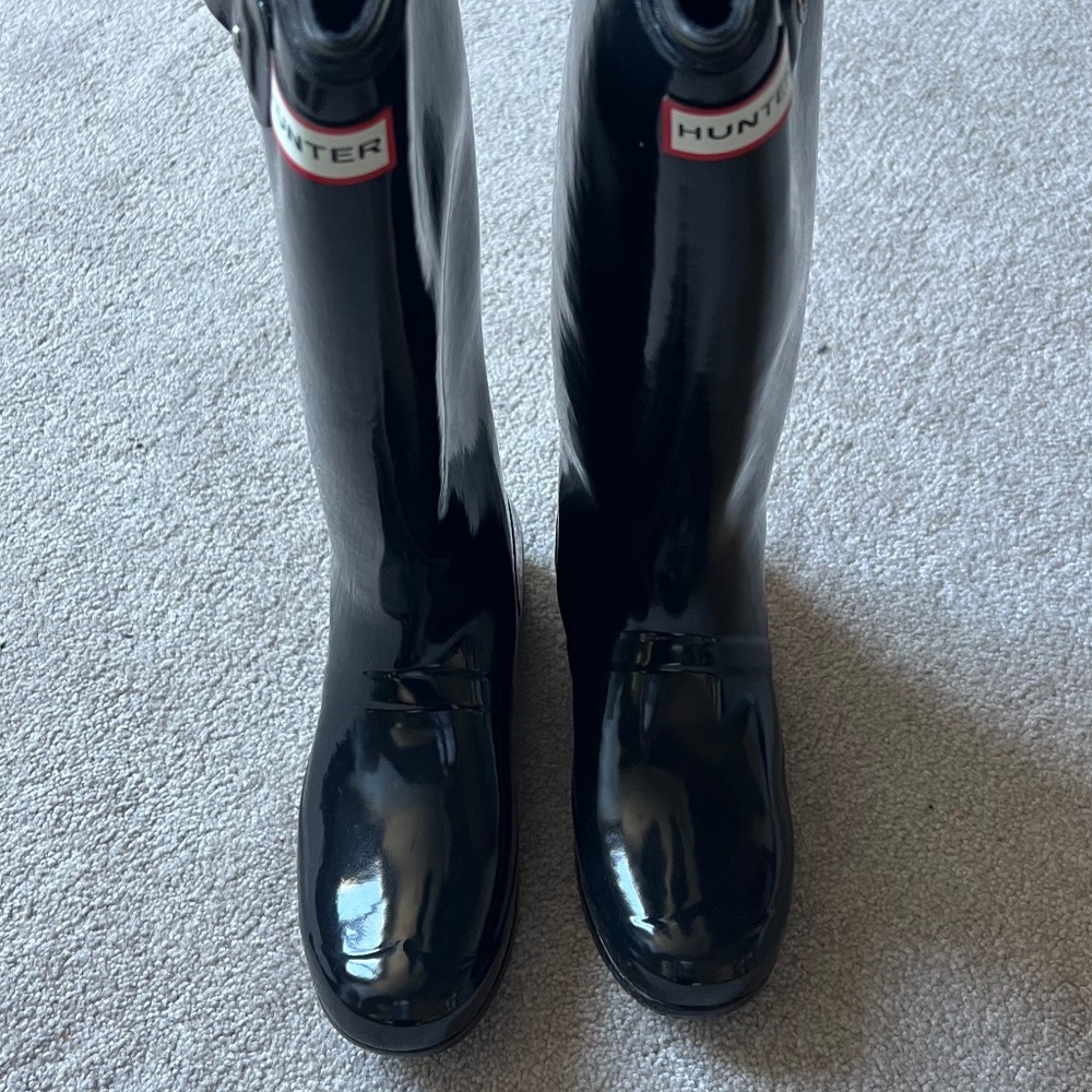 Hunter Women’s Original Tall Gloss Rain Boots